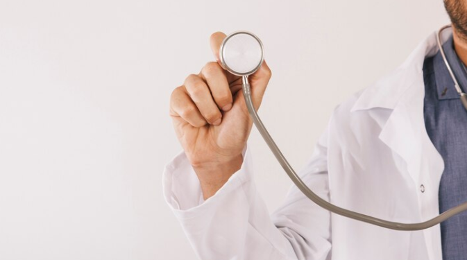 Невролог Щипицина: шум в ухе и головокружение могут являться признаками тихого инсульта Невролог Щипицина: шум в ухе и головокружение могут являться признаками тихого инсульта