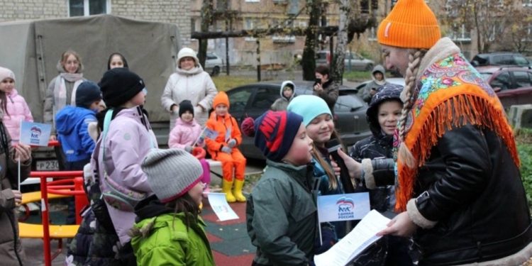 В рязанском поселке Мехзавода открыли новую детскую площадку