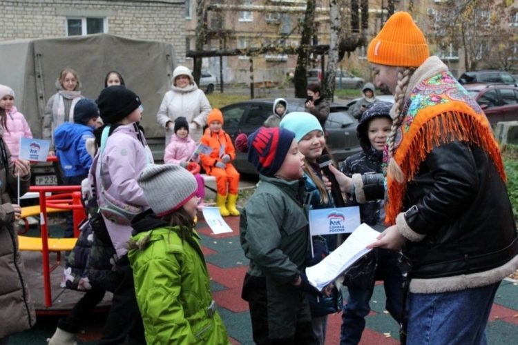 В рязанском поселке Мехзавода открыли новую детскую площадку