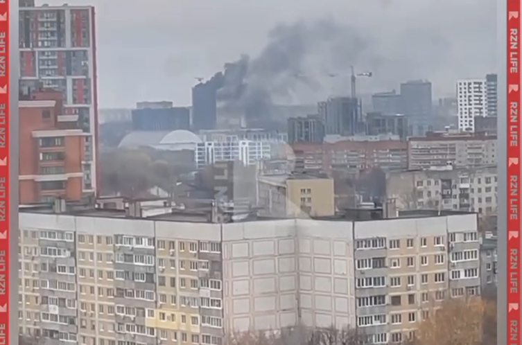 Рязанское МЧС прокомментировало ситуацию с пожаром в новостройке в районе Мервино