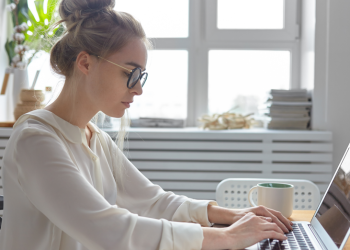 Котяков выступил против идеи сокращения рабочего дня