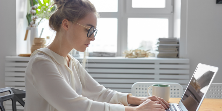 Котяков выступил против идеи сокращения рабочего дня Котяков выступил против идеи сокращения рабочего дня