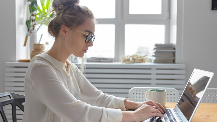 Котяков выступил против идеи сокращения рабочего дня