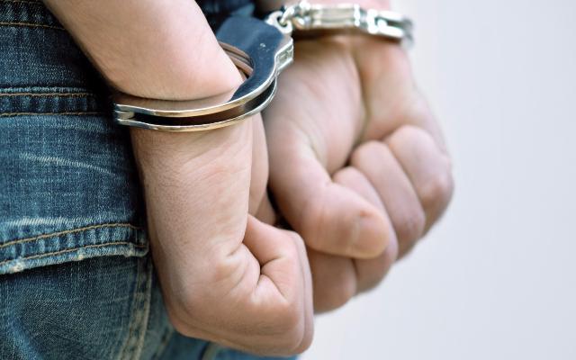 15-летний подросток, обвиняемый в грабеже, был осужден