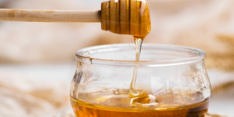 Врач Тяжельников: в день можно съедать не более трех чайных ложек меда