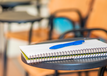 Кравцов отреагировал на информацию об идее перехода в России на 12-летнее обучение