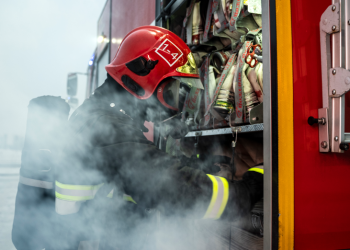 В рязанской пятиэтажке произошел пожар, есть пострадавшие В рязанской пятиэтажке произошел пожар, есть пострадавшие