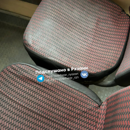 Туристы ужаснулись грязным сидениям в рязанской маршрутке №73