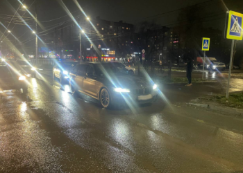 На улице Новоселов 61-летний мужчина угодил под колеса автомобиля