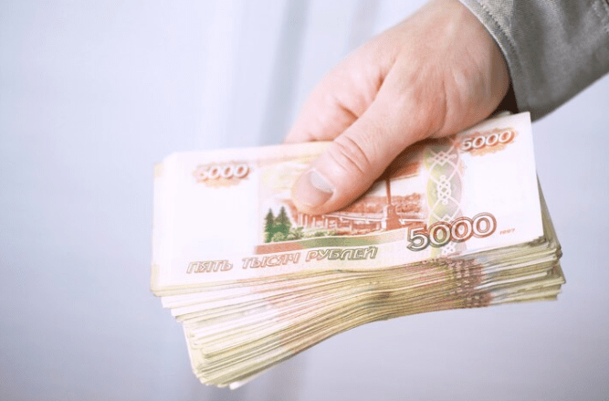 Эксперт Дударев: зарплата некоторых работников бюджетной сферы возрастет на 4,5% до конца 2024 года