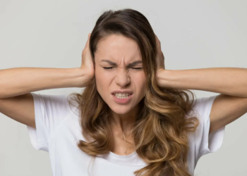 Жителей рязанского Новомичуринска испугал громкий хлопок в небе Жителей рязанского Новомичуринска испугал громкий хлопок в небе