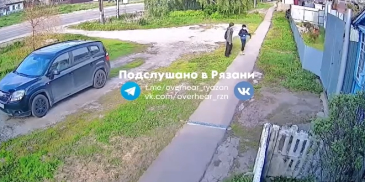В рязанском Дядькове засняли детей с пневматикой
