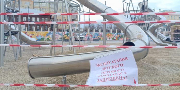 Мэрия: в рязанском Нижнем горпарке детскую площадку официально не открыли