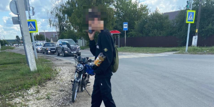 В рязанском Сасове задержали 15-летнего подростка на мопеде
