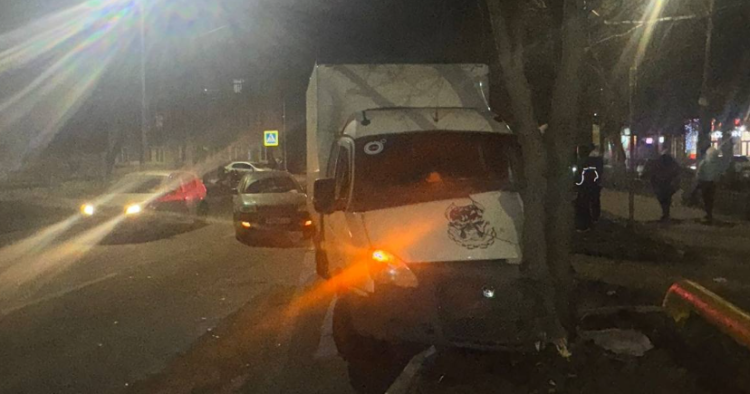 В ДТП на улице Энгельса пострадали три человека, в том числе два подростка