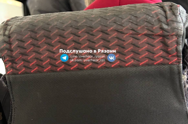 Туристы ужаснулись грязным сидениям в рязанской маршрутке №73