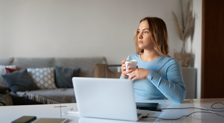 Рязанцам напомнили, что работодатели не могут принуждать работать в новогодние праздники