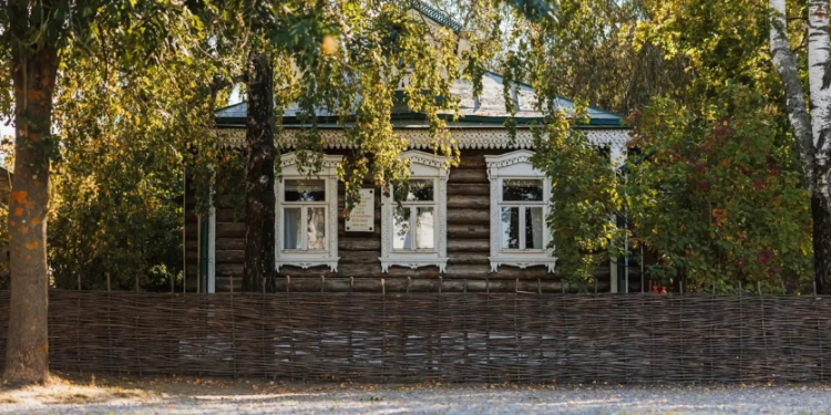 В честь 130-летия Есенина для рязанцев выступят Пелагея и Сергей Безруков