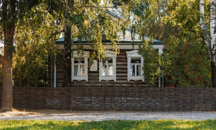 В честь 130-летия Есенина для рязанцев выступят Пелагея и Сергей Безруков