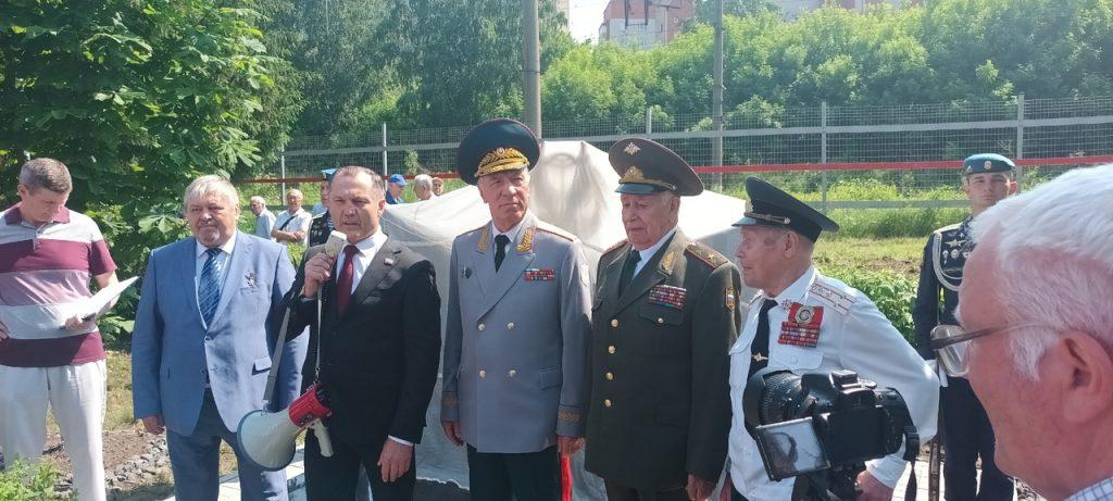 В Рязани в память о военном автомобильном училище имени генерала Дубынина открыли знак