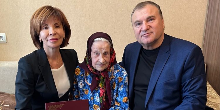 Ветеран ВОВ Татьяна Смирнова отпраздновала свое 100-летие