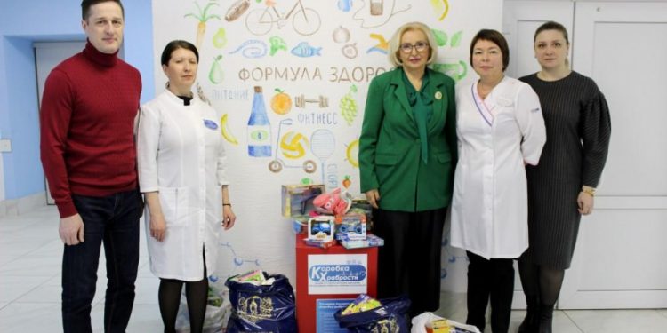 Депутаты Рязанской гордумы передали в городские больницы подарки детям