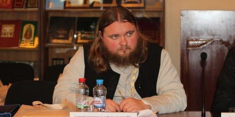 Рязанский священник Фетисов высказался об "утиных" губах, популярных у девушек Рязанский священник Фетисов высказался об «утиных» губах, популярных у девушек