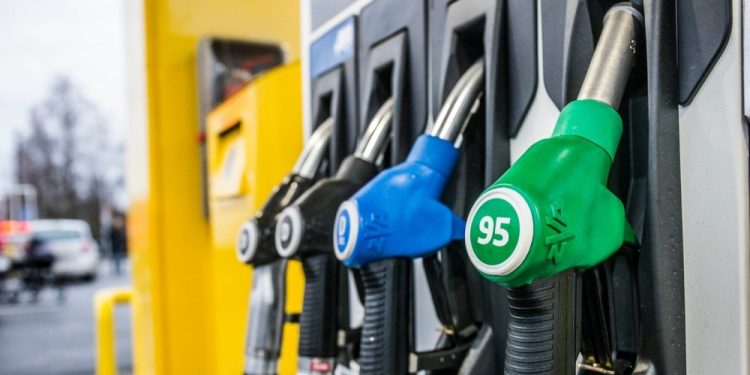 Рязанский регион занял 6 строчку в рейтинге цен на бензин Рязанский регион занял 6 строчку в рейтинге цен на бензин