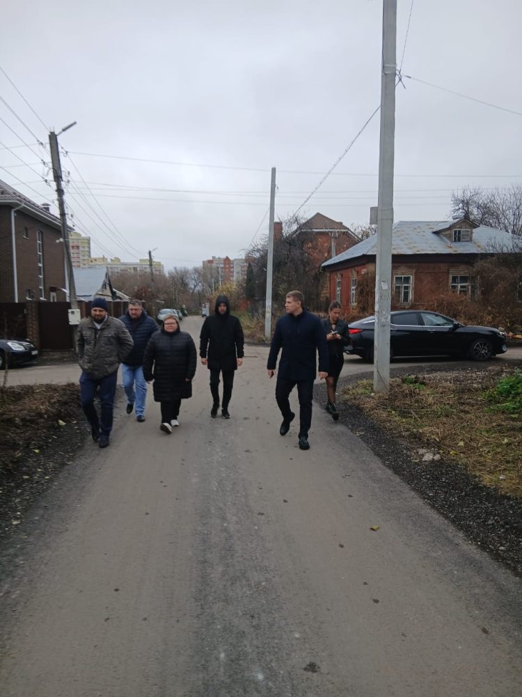По улице 1-ый Новопавловский проезд в Рязани завершили асфальтирование дороги