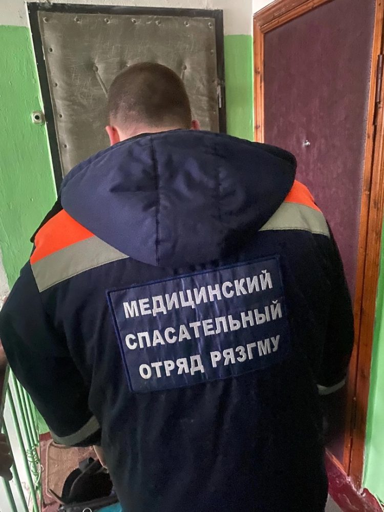 Рязанские добровольцы спасли 2-летнего ребенка, запертого в квартире