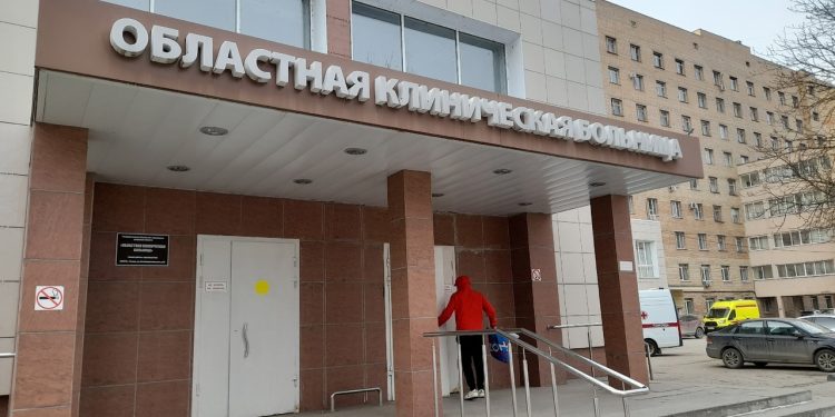 Врачи рязанской ОКБ спасли пациента с тяжелым ранением в грудь Врачи рязанской ОКБ спасли пациента с тяжелым ранением в грудь