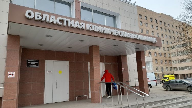 Врачи рязанской ОКБ прооперировали пациента весом 135 килограммов