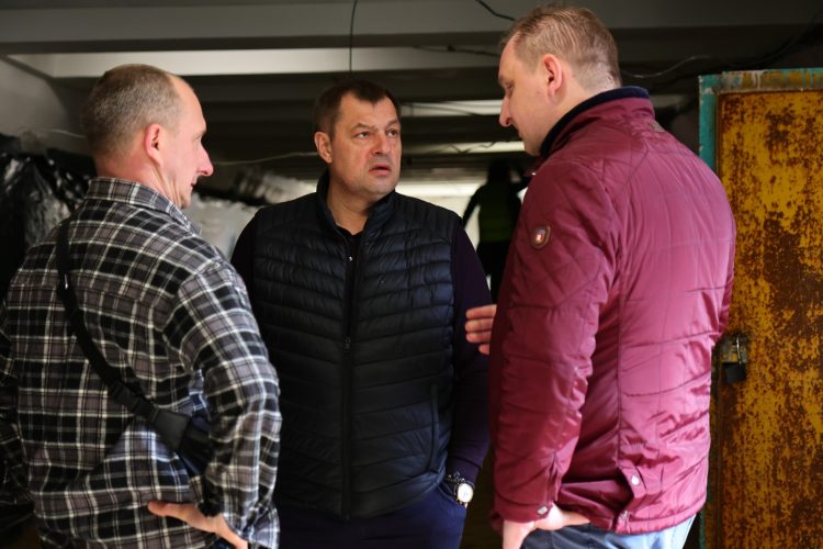 Артемов проверил ход ремонтных работ в подземном переходе, ведущем к рязанскому ТД "Барс"