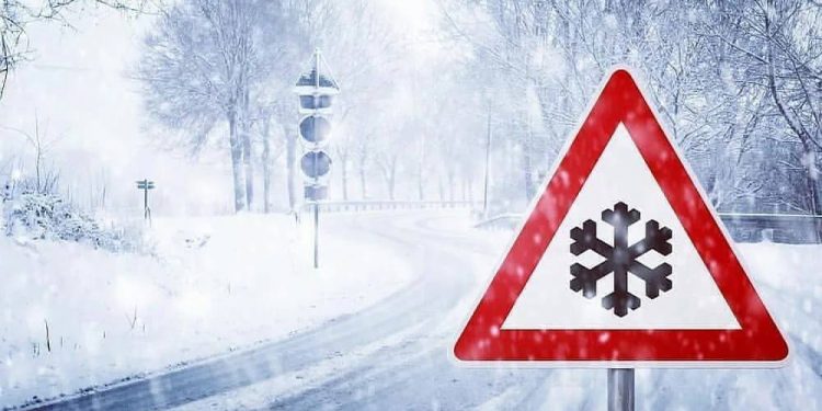 Госавтоинспекторы предупредили рязанских водителей и пешеходов о сильной гололедице