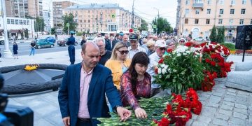 Лидер рязанской КПРФ Денис Сидоров принял участие в возложении цветов к монументу Победы 22 июня