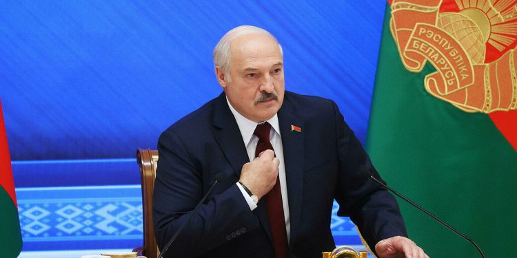 Лукашенко: «Граница заминирована как никогда»