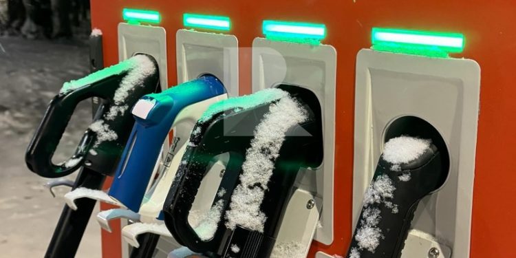 Около рязанского Лесопарка появилась зарядная станция для электромобилей Около рязанского Лесопарка появилась зарядная станция для электромобилей