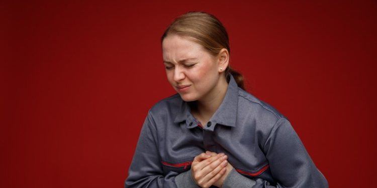 28-летняя колумбийка, перенесшая 6 инфарктов, назвала первые симптомы надвигающей катастрофы