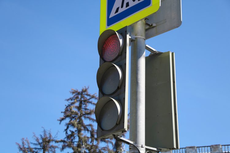 В Рязани на перекрестке улиц Тимакова и Большой изменили режим работы светофора