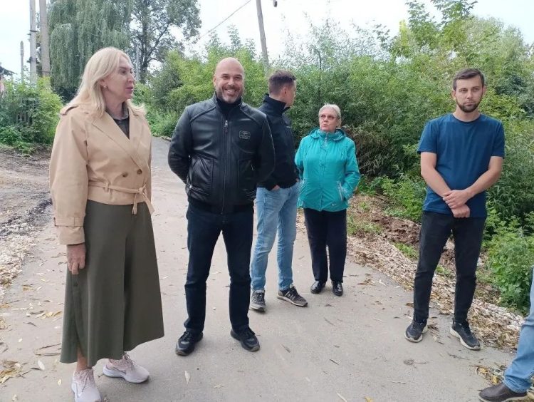 В рязанском поселке Никуличи прошла приемка отремонтированной дороги на улице Хлебной