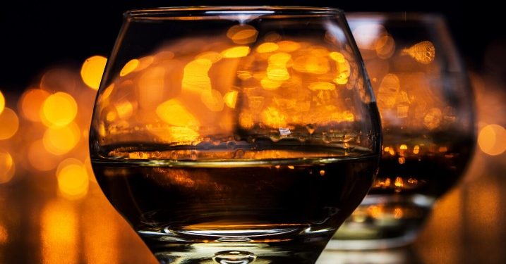 В отношении рязанки возбудили уголовное дело за продажу алкоголя из жилого дома