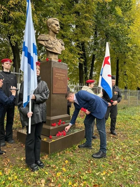 В Рязани торжественно открыли бюст вице-адмирала Владимира Корнилова