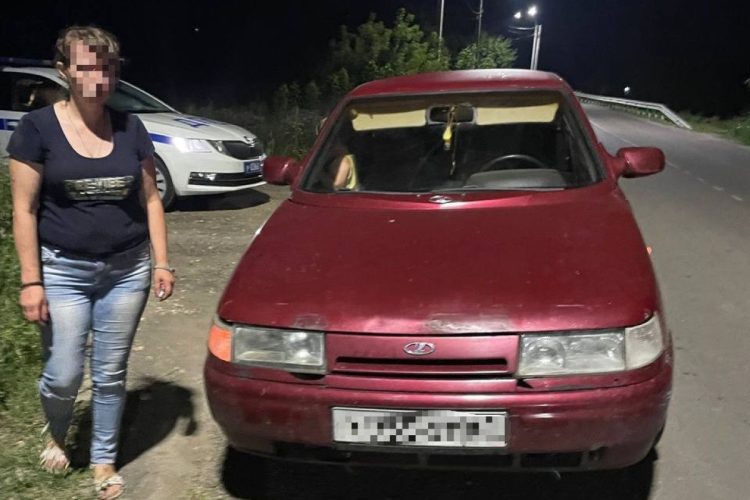 В Рязанском районе за рулем ВАЗ поймали нетрезвую женщину