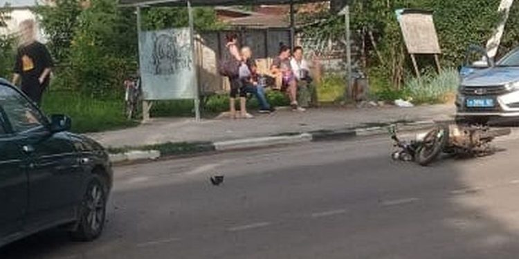 Под Рязанью пострадал подросток на мопеде при столкновении с легковушкой