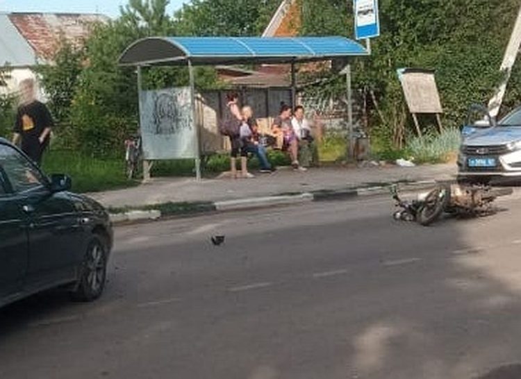 Под Рязанью пострадал подросток на мопеде при столкновении с легковушкой