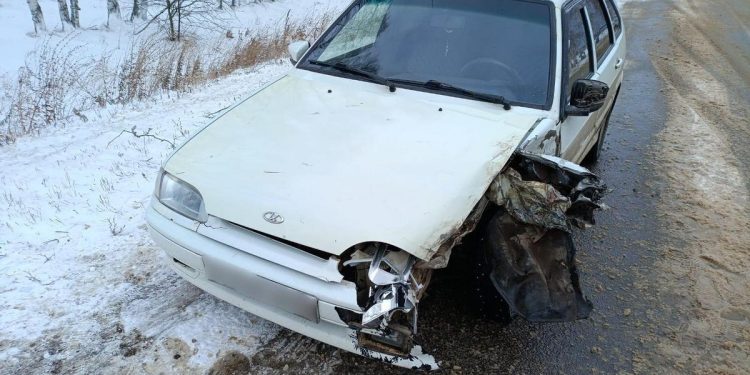 В Сараевском районе столкнулись две легковушки