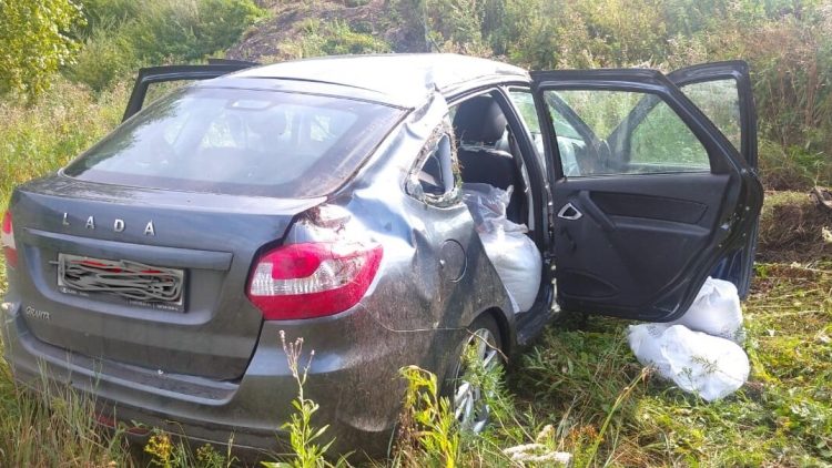 В Сараевском районе "Lada Granta" вылетела в кювет