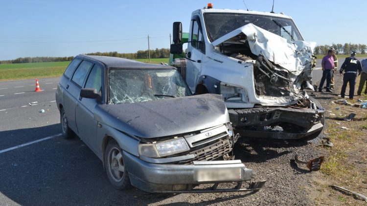 В массовом ДТП в Рязанском регионе пострадали три человека