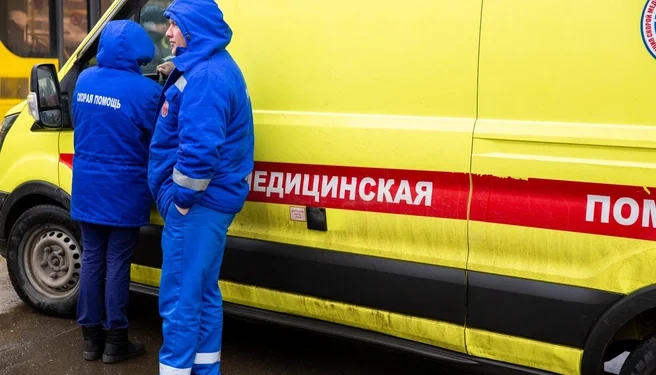 Взрыв авто в Петербурге убил высокопоставленного военного и лишил ног его жену