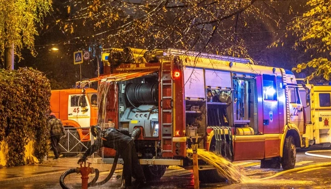 Автомобиль подорвался на парковке в Подмосковье